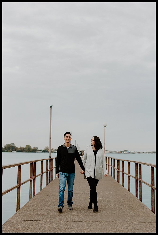 Detroit_Belle_Isle_Engagement_Photos_0003.jpg