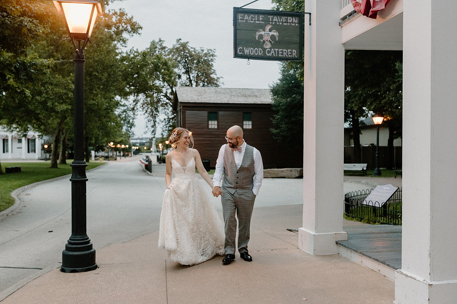 what vendors do you need for a wedding?
